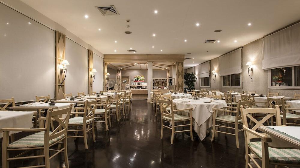בולוניה Flyon Hotel & Conference Center מראה חיצוני תמונה Restaurant