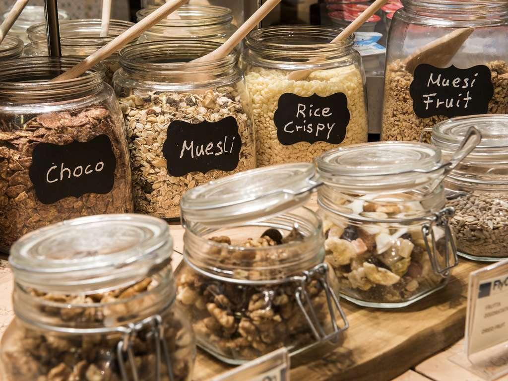 בולוניה Flyon Hotel & Conference Center מסעדה תמונה Muesli and other breakfast cereals