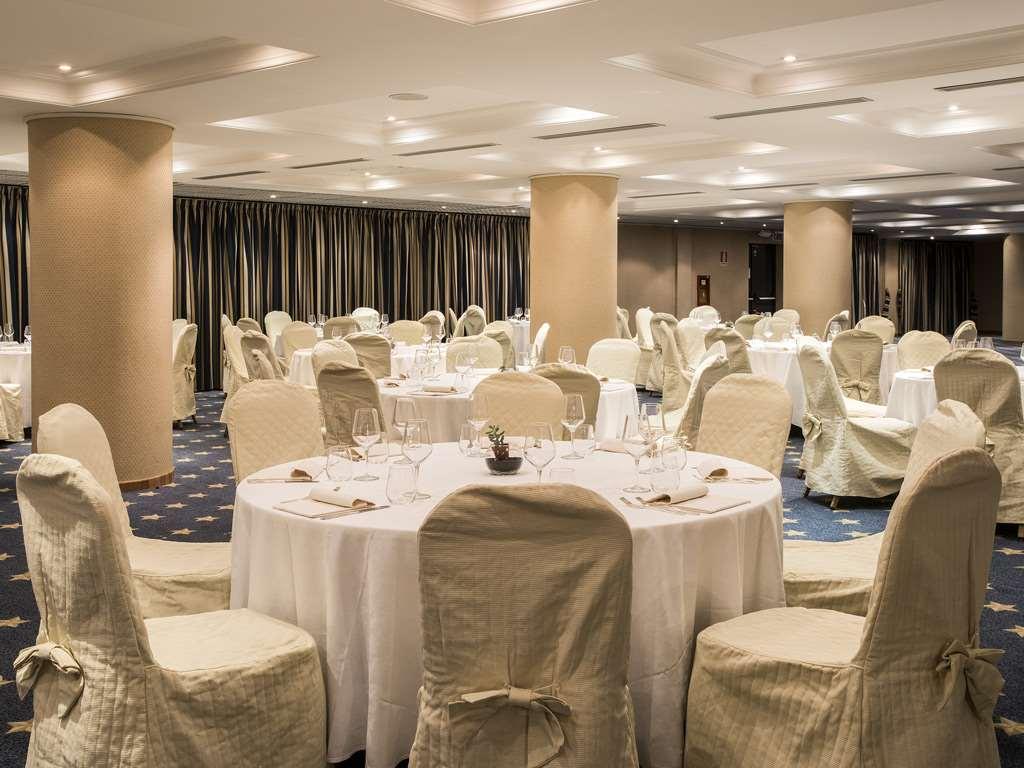 בולוניה Flyon Hotel & Conference Center מסעדה תמונה The hotel's ballroom