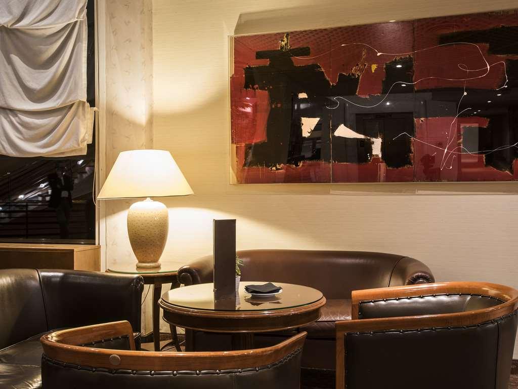בולוניה Flyon Hotel & Conference Center מסעדה תמונה The interior of the hotel
