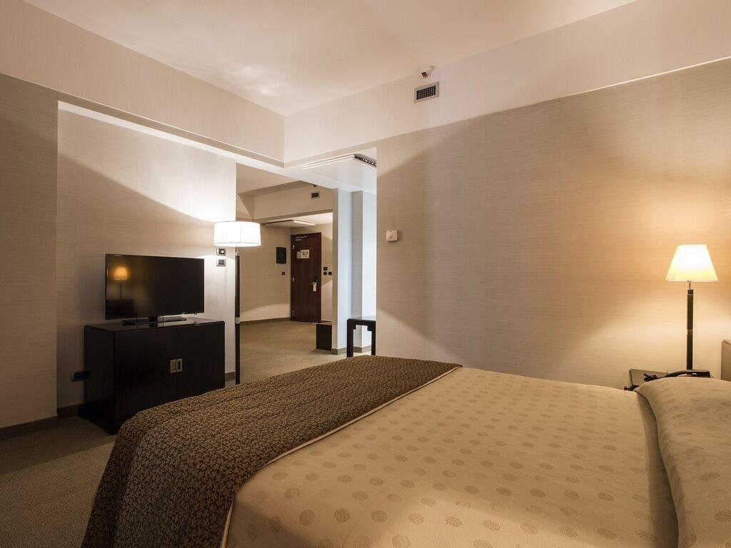 בולוניה Flyon Hotel & Conference Center מראה חיצוני תמונה Room at the hotel