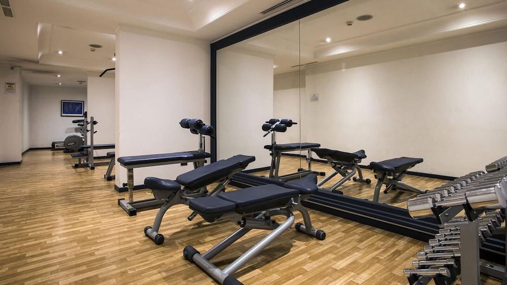 בולוניה Flyon Hotel & Conference Center מראה חיצוני תמונה Gym equipment