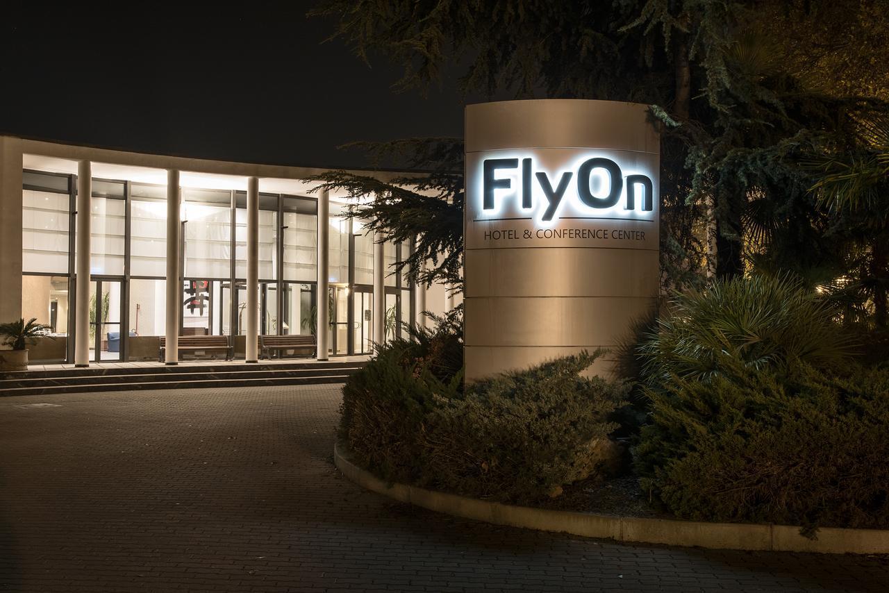 בולוניה Flyon Hotel & Conference Center מראה חיצוני תמונה Flyon Hotel & Conference Center