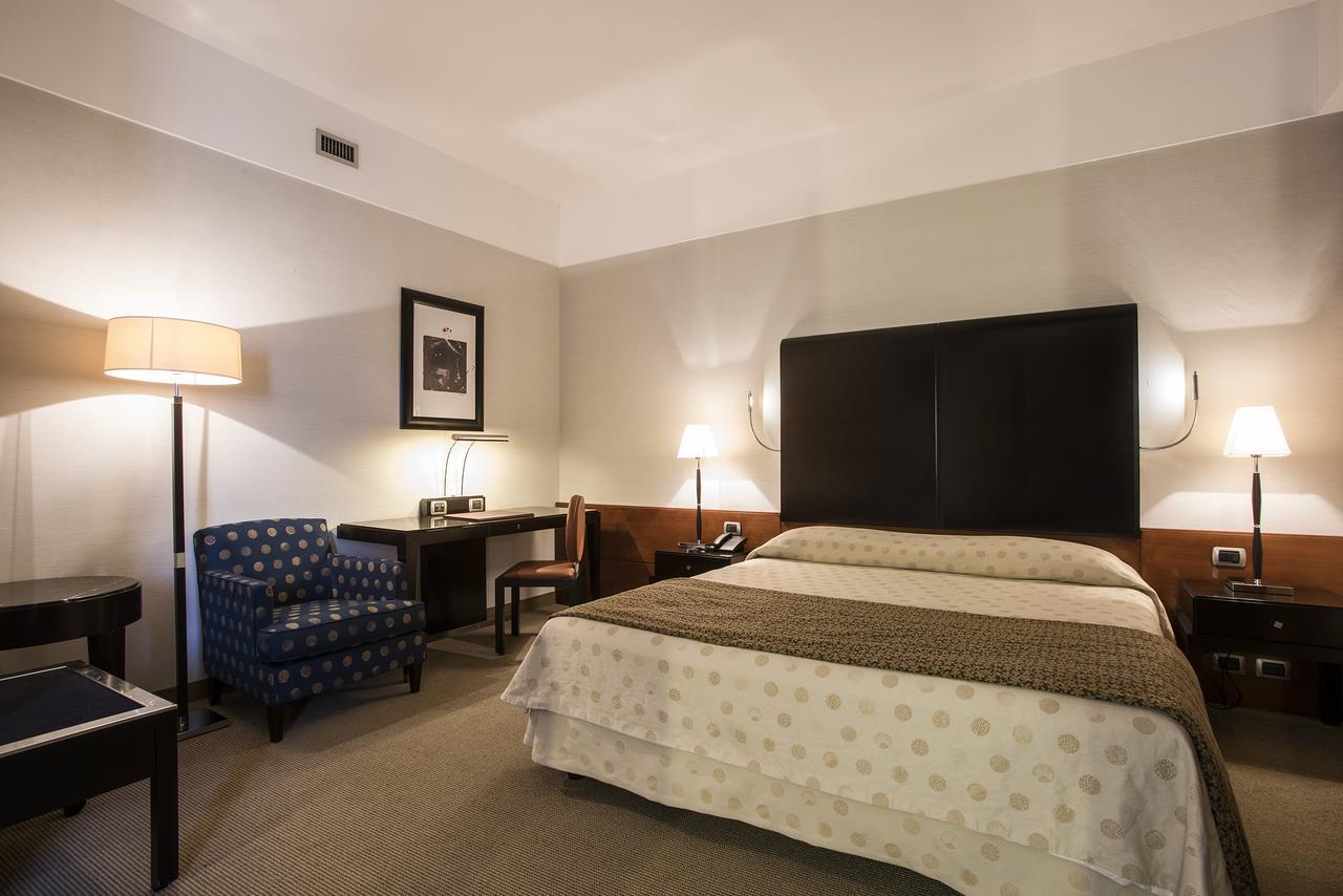 בולוניה Flyon Hotel & Conference Center מראה חיצוני תמונה